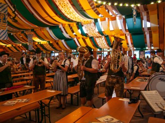 Volksfestauszug22_010.jpg
